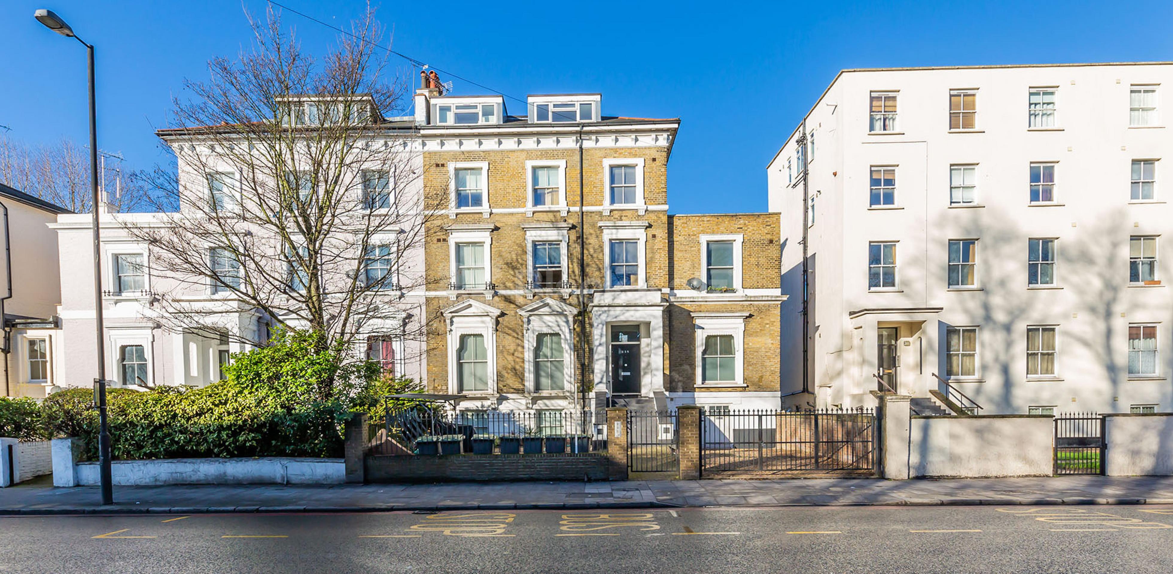 			Studio Apartment, 1 bath, 1 reception Studio			 Camden Road, Tufnell Park N7